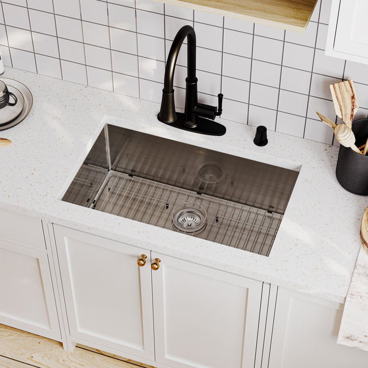 30" Stainless Steel Farmhouse Single Bowl Undermount Kitchen Sink