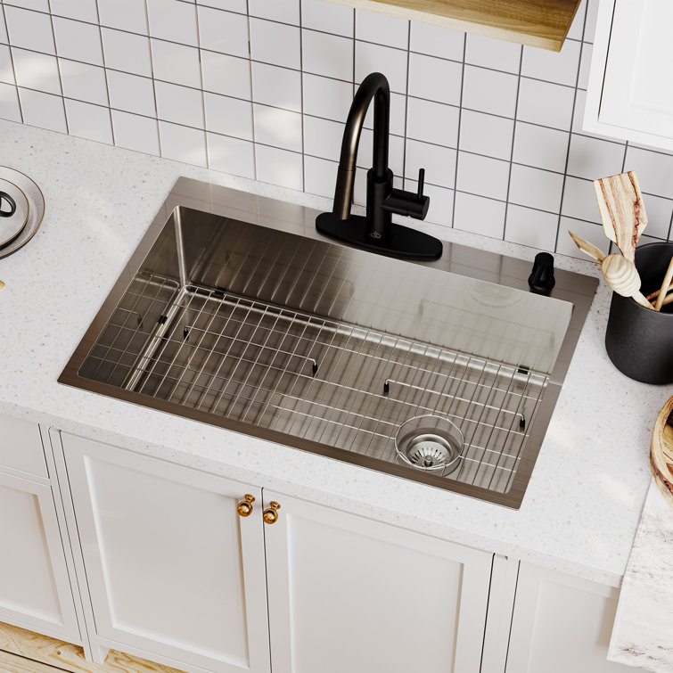 33" Brushed Stainless Steel Farmhouse Kitchen Sink with Grid