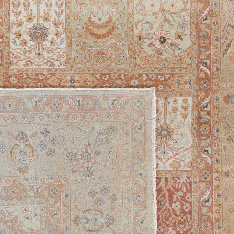 Ivory and Gold Hand-Knotted Wool 8' x 10' Area Rug
