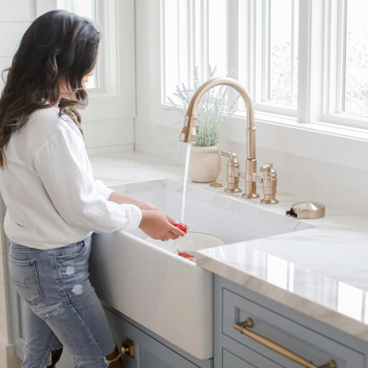 Austen Crisp White Fireclay Farmhouse Apron Kitchen Sink