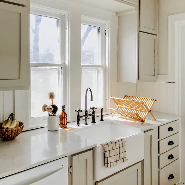 Crisp White Fireclay Single Bowl Farmhouse Kitchen Sink