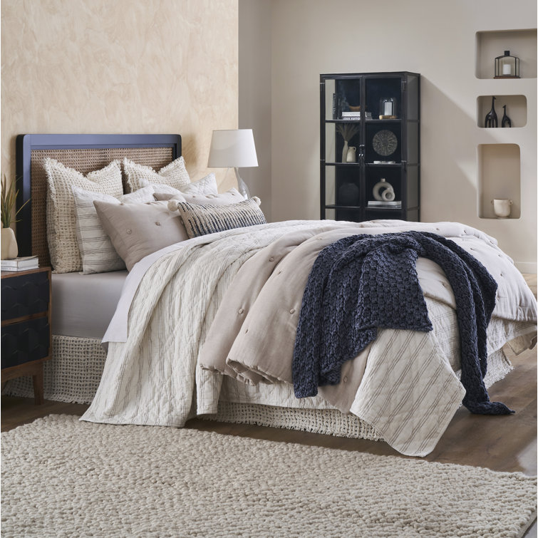 Beige Cotton Textural Poufs King Quilt