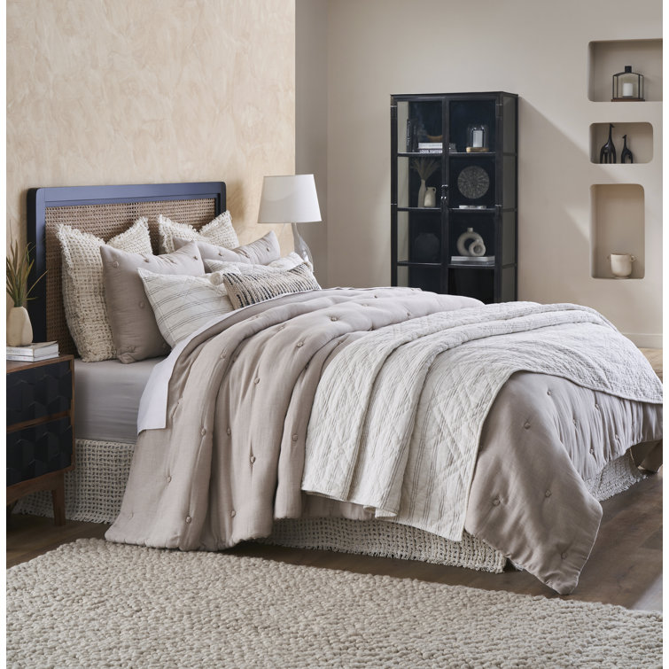Beige Cotton Textural Poufs King Quilt