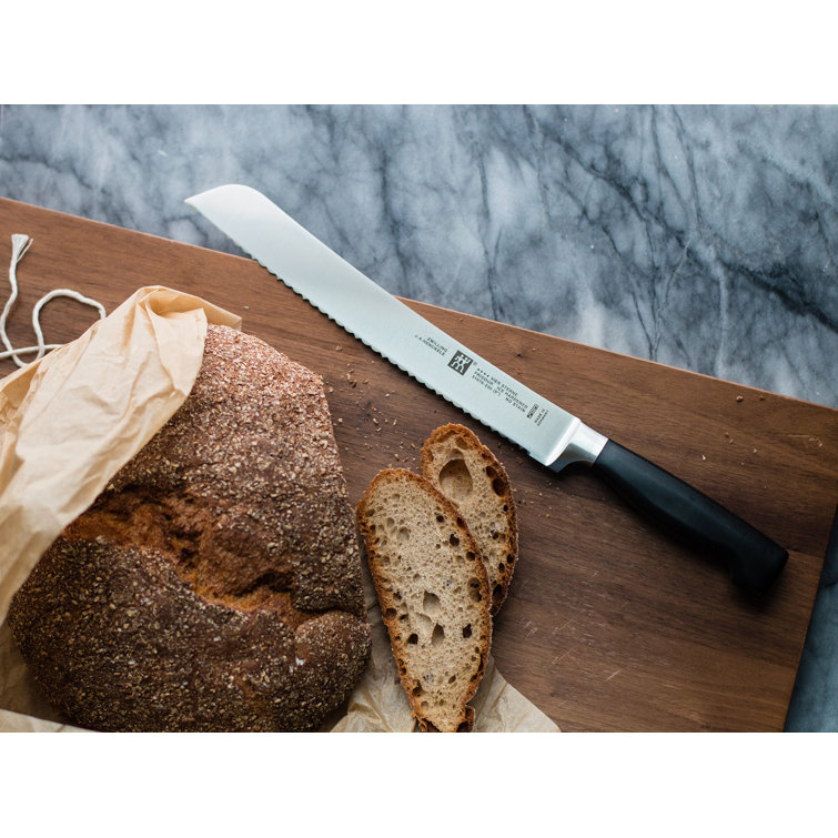 ZWILLING J.A. Henckels ZWILLING Four Star 9-inch Z15 Country Bread Knife