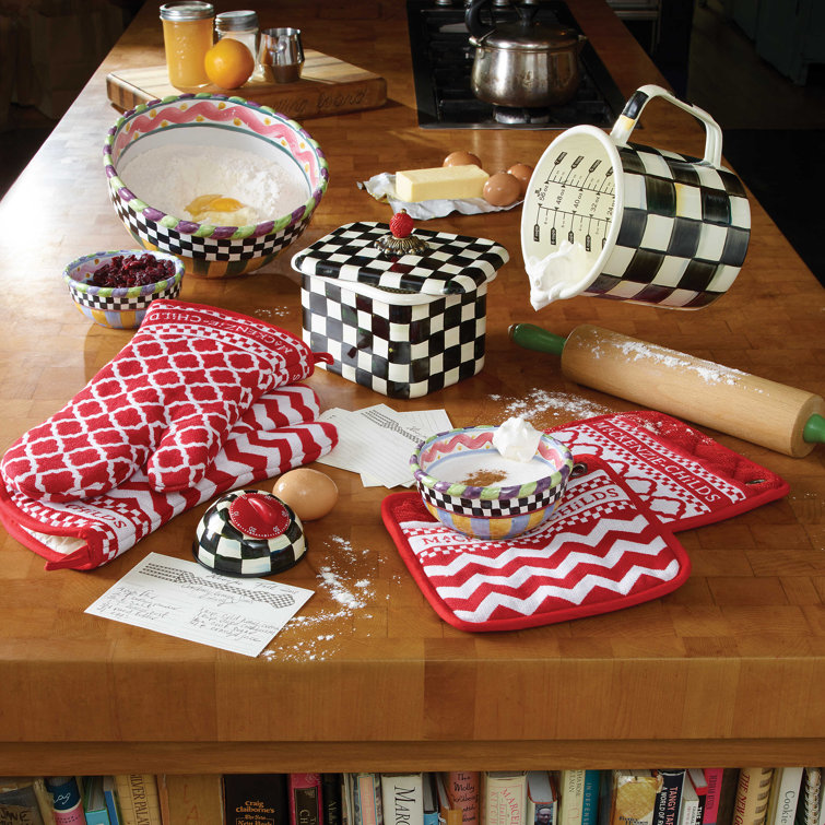 Black and White Checkered 7-Cup Enamel Measuring Cup