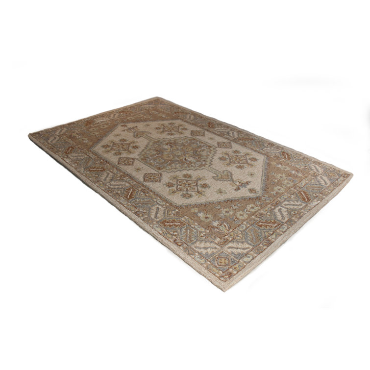 Handmade Ivory Wool Runner Rug with Tufted Design