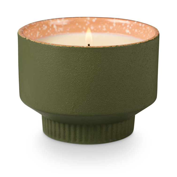 Verde Ceramic Candle with Black Pepper & Hemp Scent