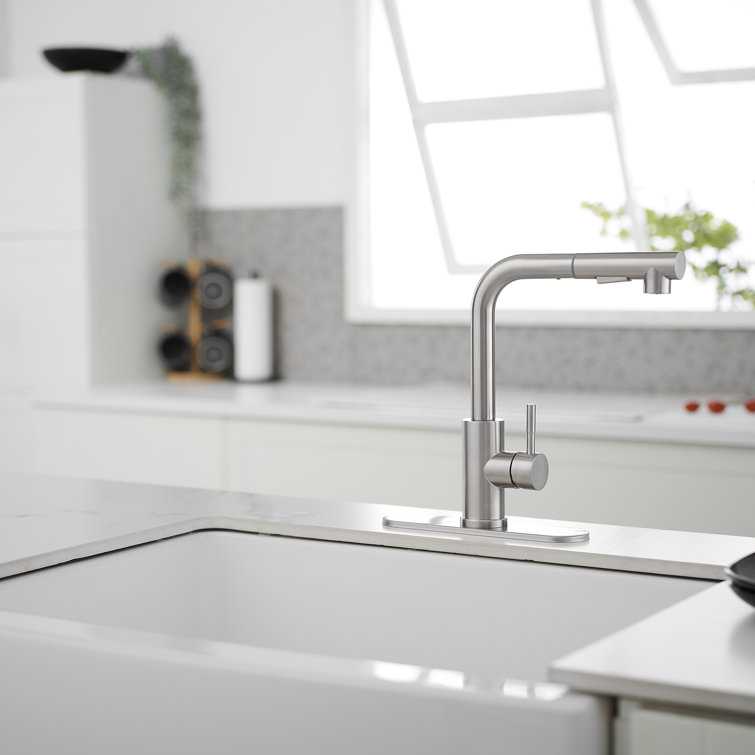 Brushed Nickel Single Handle Pull-Out Kitchen Faucet