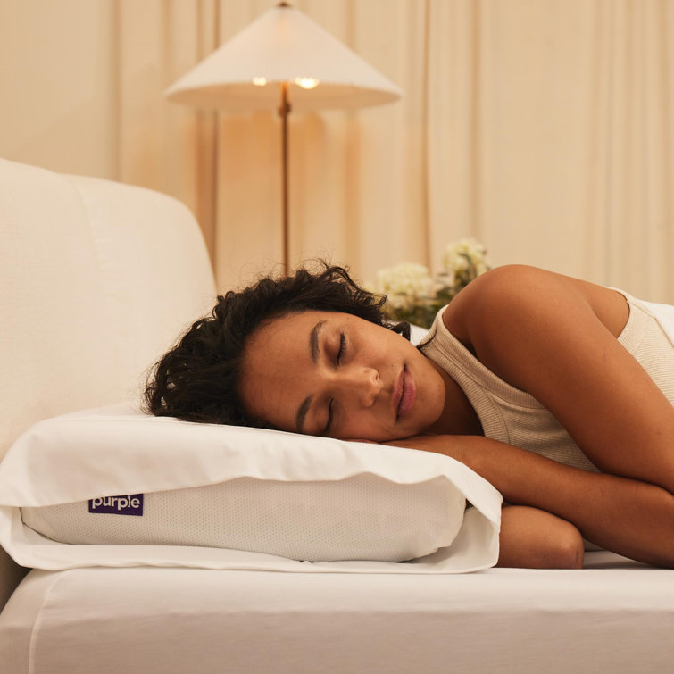 Standard White Memory Foam Cooling Pillow with Polyester Cover