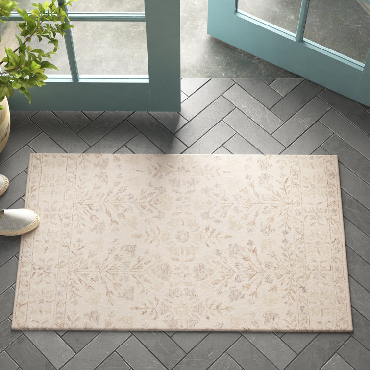 Handmade Ivory Floral Wool Area Rug 27" x 45"