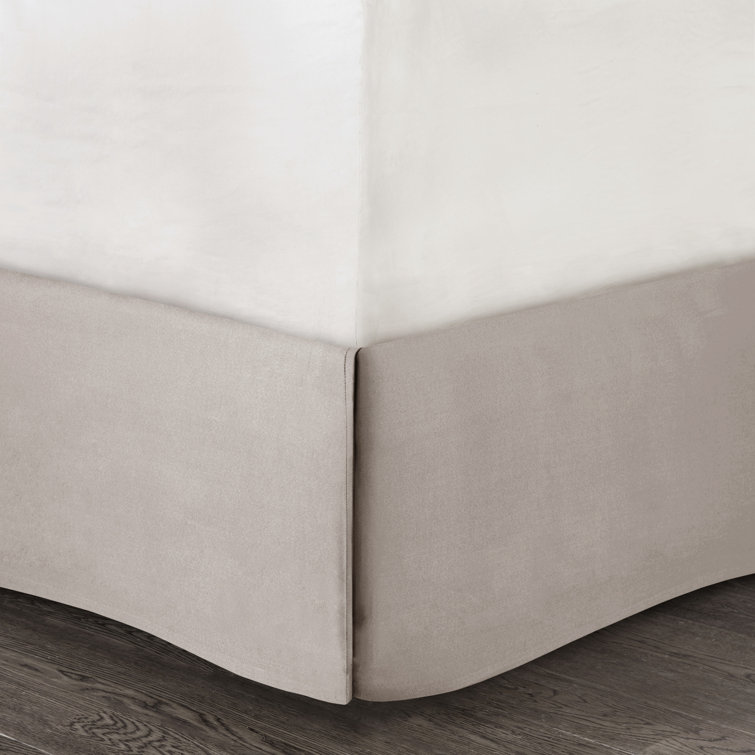 White Microfiber 7-Piece Queen Bedspread Set