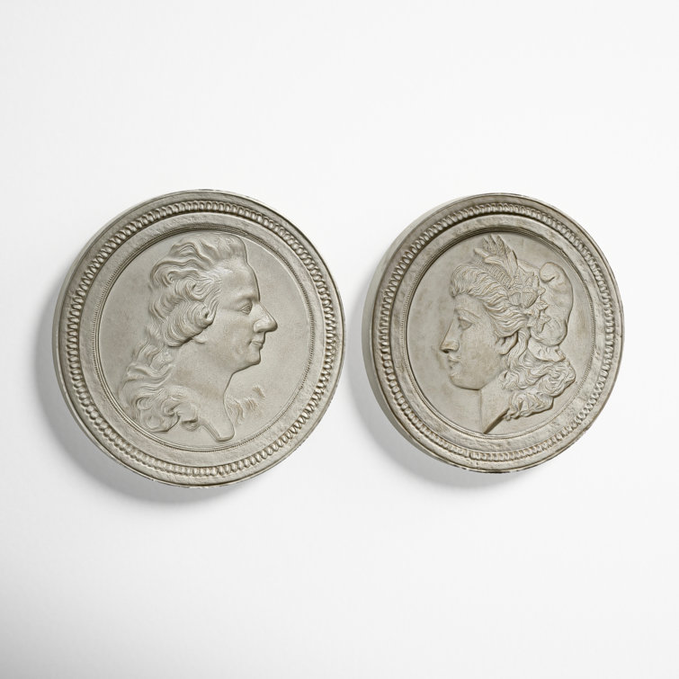 9.8'' Gray Resin Traditional Round Wall Decor Set