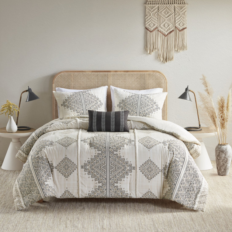 Ivory Microfiber Full Nordic Bedspread Set with Shearling