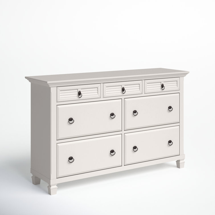 Winchester Transitional White Pine 7-Drawer Horizontal Dresser