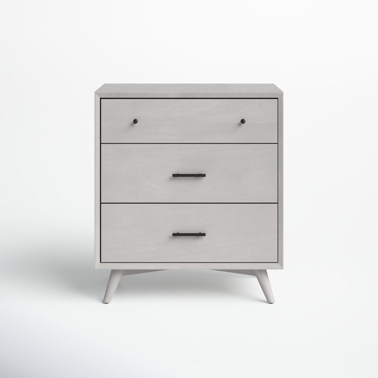 Flynn Gray 32" Transitional Mid-Century Modern 3-Drawer Chest