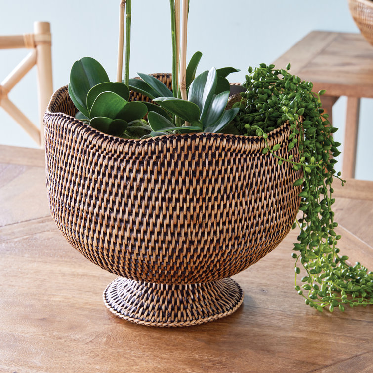 White Scalloped Handmade Rattan Footed Planter