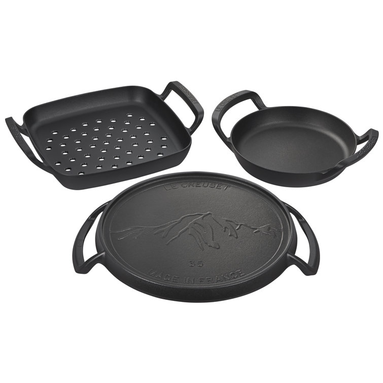 Matte Black 15" Enameled Cast Iron Outdoor Pizza Pan
