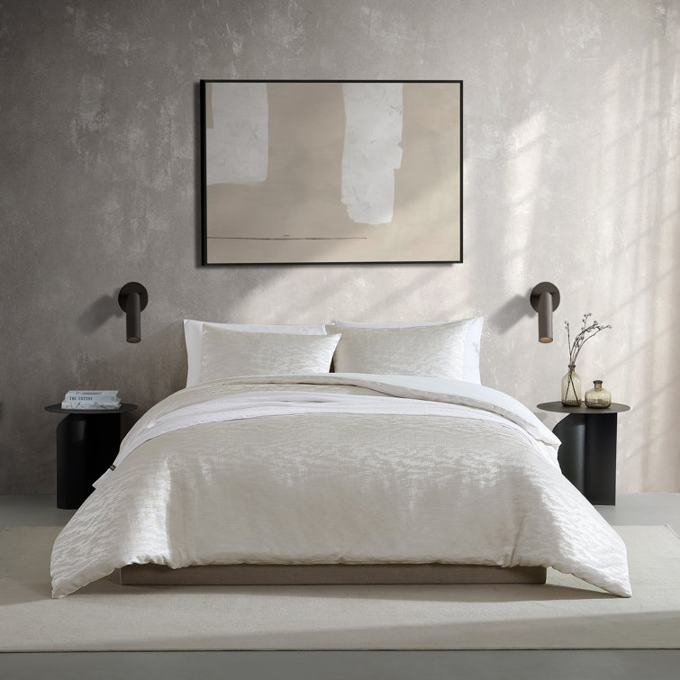 Ivory Queen Comforter Set with Abstract Stitching
