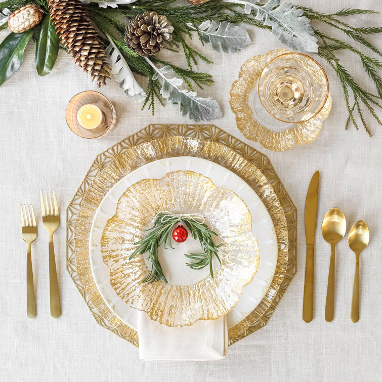 Elegant Gold-Plated Glass Canape Plate with Scallop Embellishment