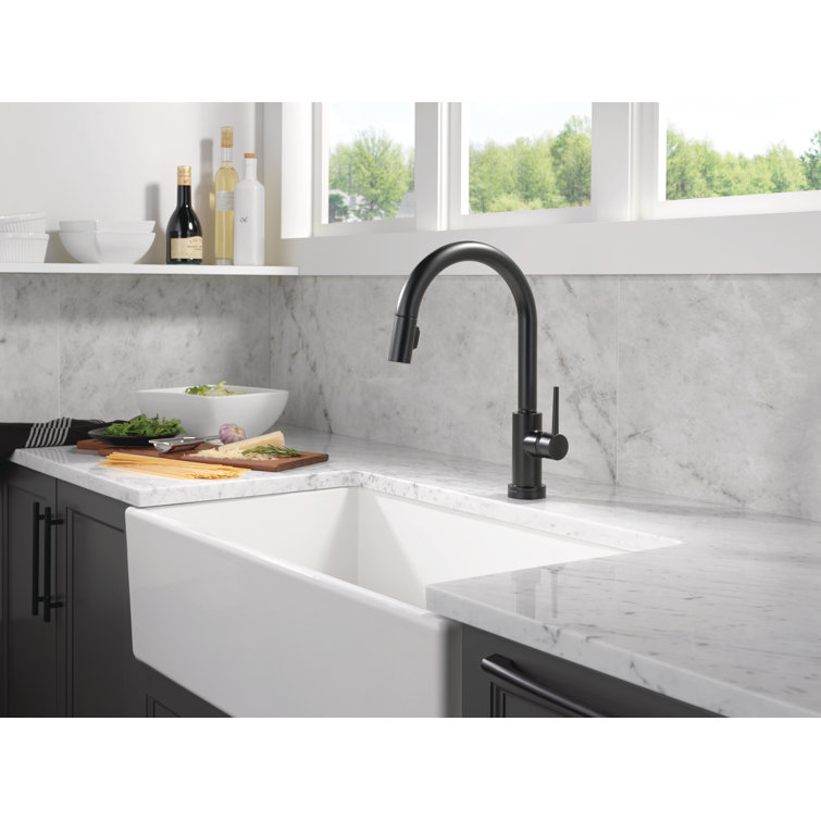 Matte Black Touchless Kitchen Faucet with Pull-out Spray