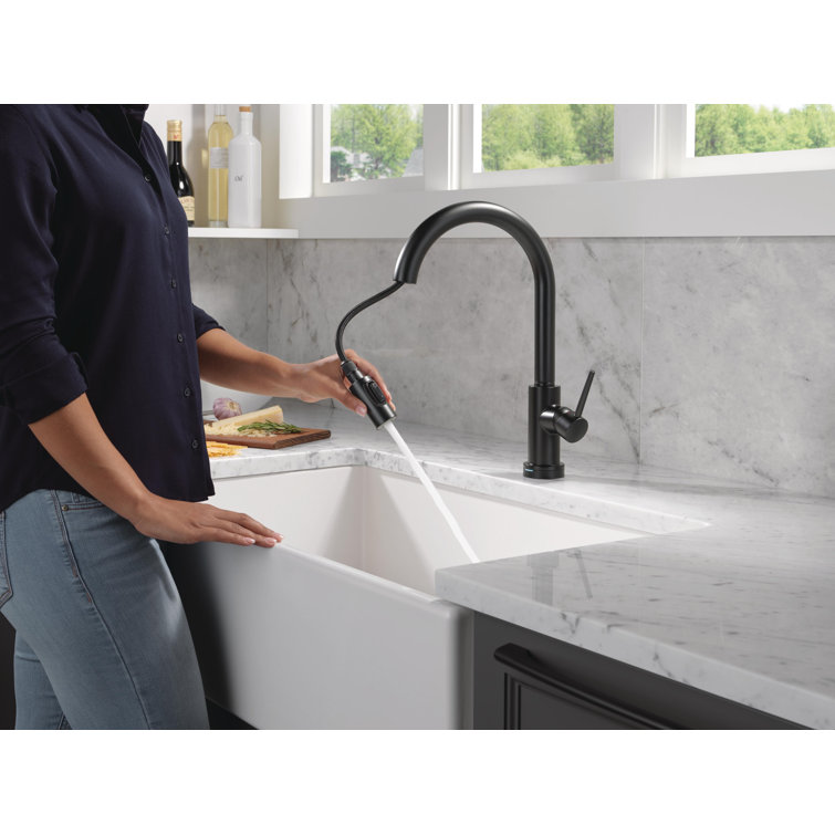 Matte Black Touchless Kitchen Faucet with Pull-out Spray