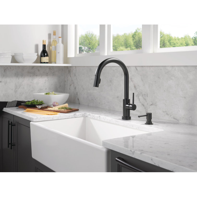 Matte Black Touchless Kitchen Faucet with Pull-out Spray