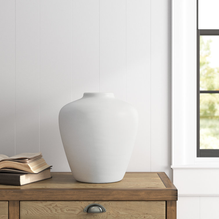 White Ceramic Novelty Table Vase