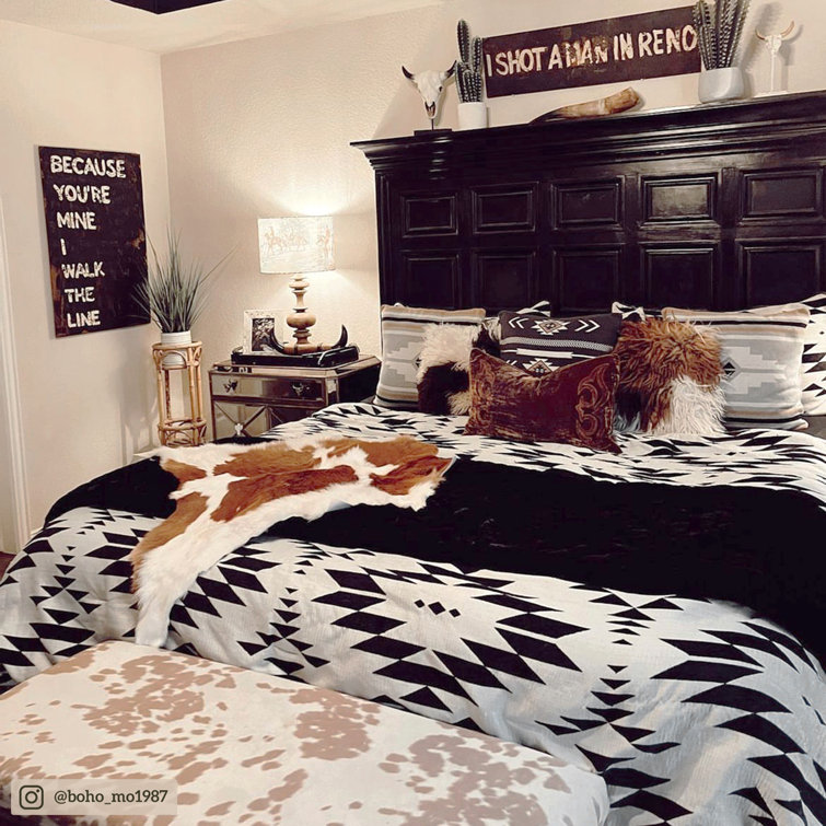 Queen Black Velvet Quilt Set