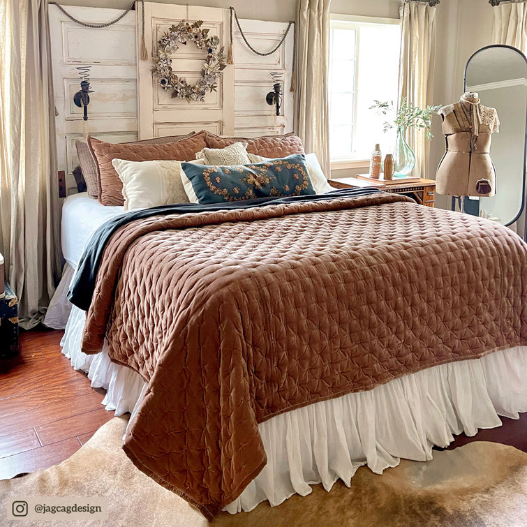 Dusty Rose Twin Velvet Quilt Set