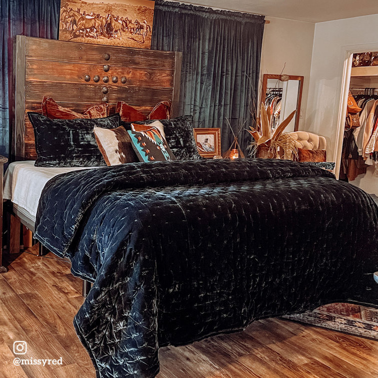 Twin Midnight Blue Velvet Quilt Set