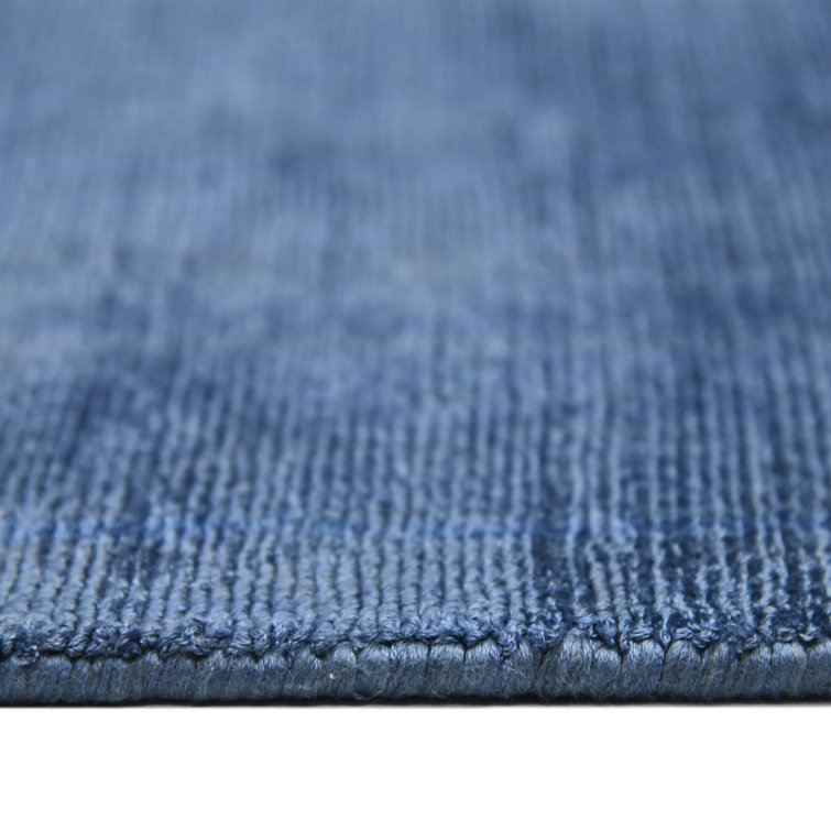 Sapphire Breeze Hand-Loomed Viscose 5' x 8' Area Rug