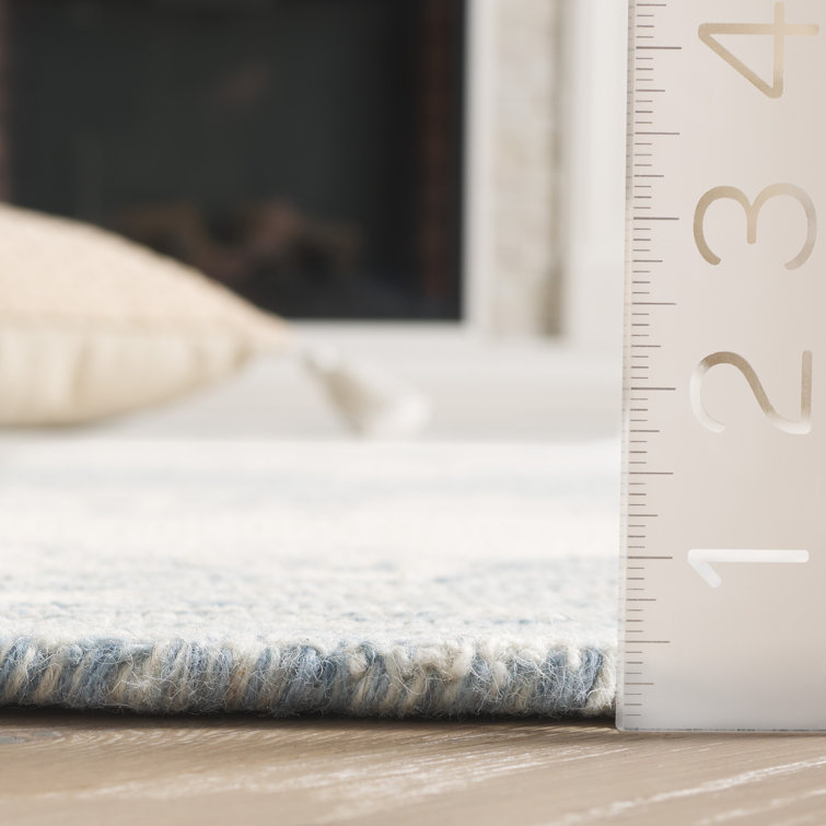 Ivory and Blue Handmade Wool Tufted 4' x 6' Rug