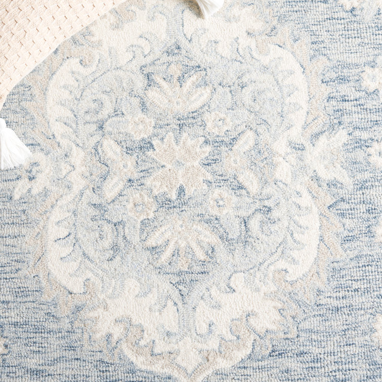 Ivory and Blue Handmade Wool Tufted 4' x 6' Rug