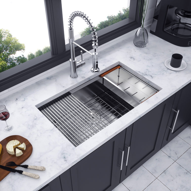 33'' Stainless Steel Undermount Single Bowl Kitchen Sink with Accessories