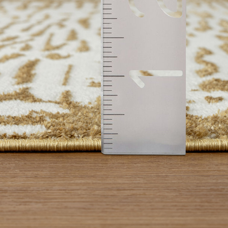 Gold and White Abstract Pattern Synthetic Area Rug, 4' x 5'