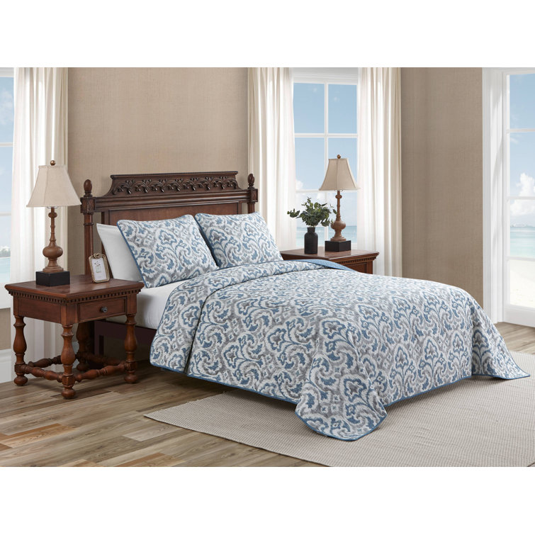 Coastal Breeze Twin Cotton Quilt Set with Reversible Blue Design