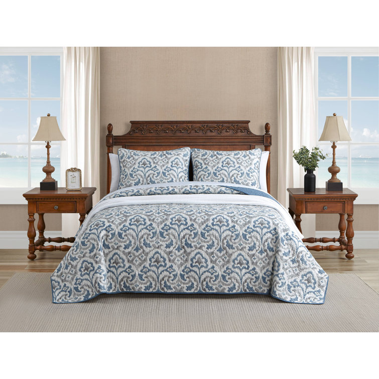 Coastal Breeze Twin Cotton Quilt Set with Reversible Blue Design