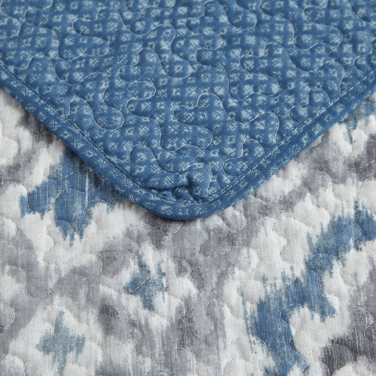 Coastal Breeze Twin Cotton Quilt Set with Reversible Blue Design