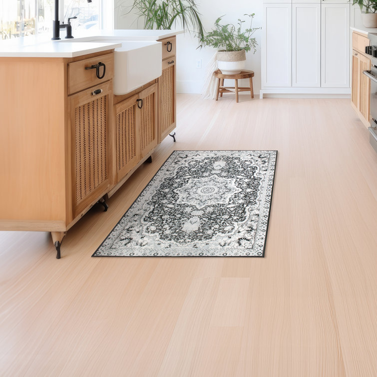 Parviz Grey Intricate Design Washable Non-Slip Rug 3'x5'