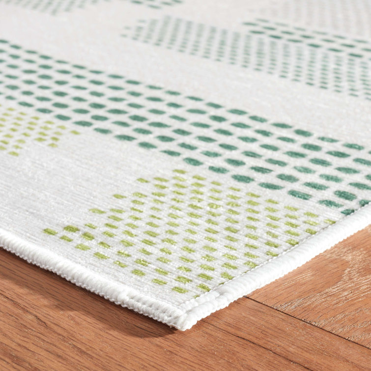 Green and White Rectangular Machine Washable Synthetic Rug 5' x 8'