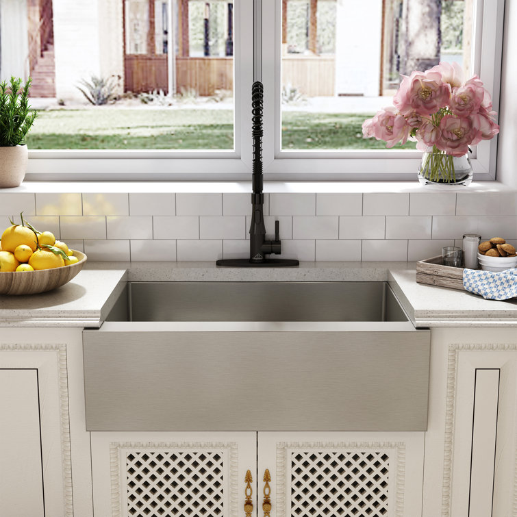 33" Brushed Stainless Steel Farmhouse Kitchen Sink with Matte Black Faucet