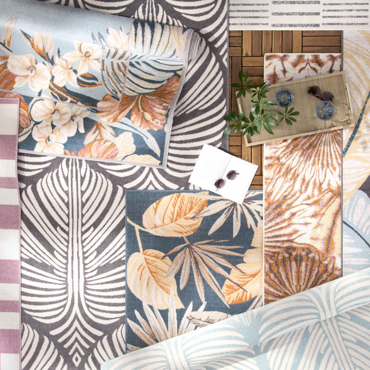 Ivory and Multicolor Synthetic Palm Fronds Indoor/Outdoor Rug
