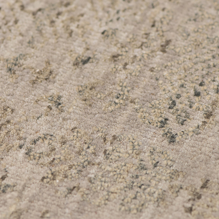 Pearl Beige Hand-Knotted Wool and Silk Area Rug 2' x 3'