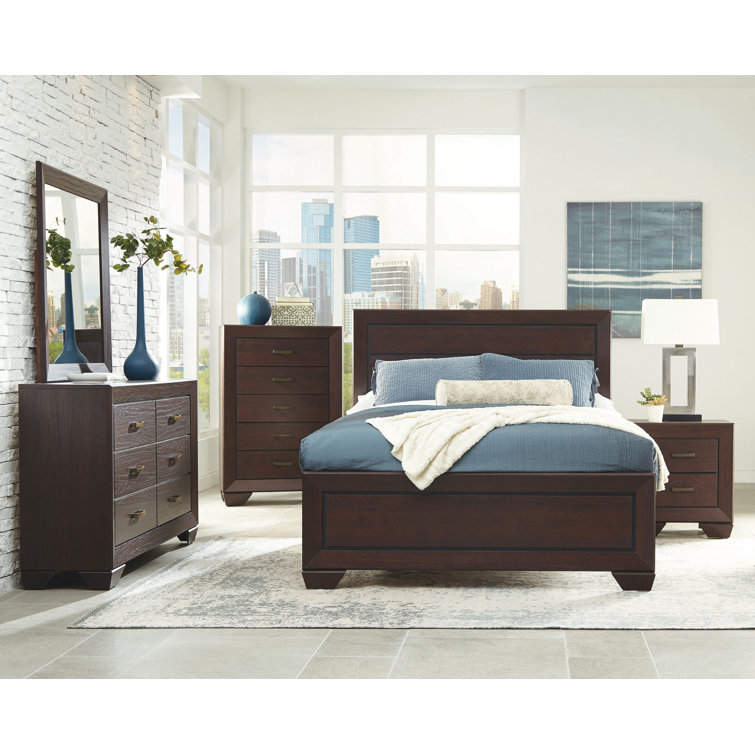 Elegant Dark Cocoa Queen Platform Bed with Tufted Upholstery