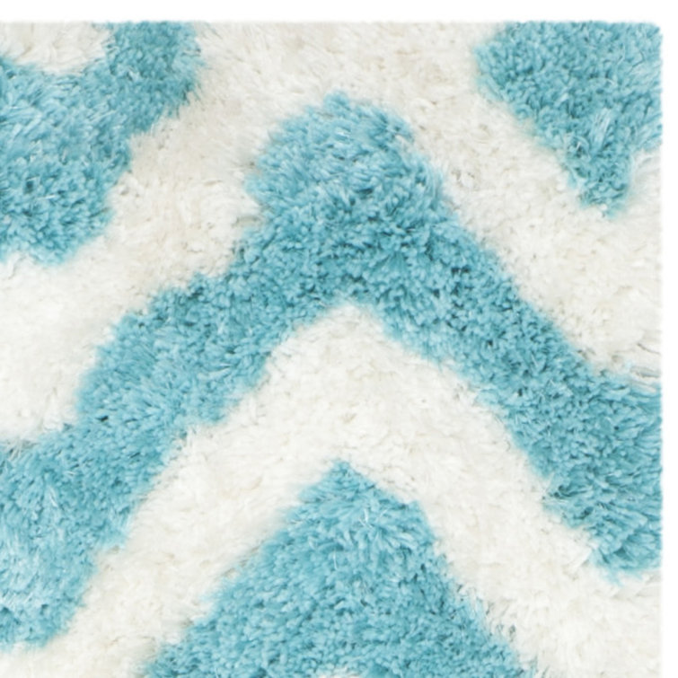 Ivory and Blue Chevron Hand-Tufted Shag Rug 2' x 3'