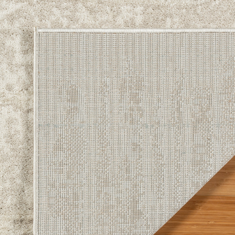 Cream Tufted Rectangular 5' x 7' Synthetic Shag Area Rug