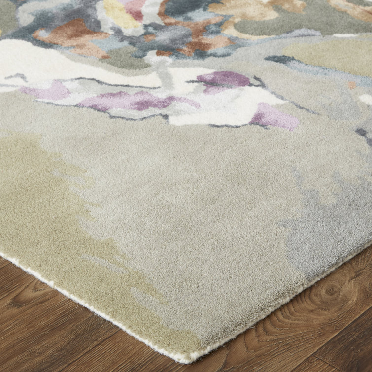 Dafney 2' x 3' Multicolor Floral Wool Accent Rug