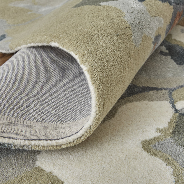 Dafney 2' x 3' Multicolor Floral Wool Accent Rug