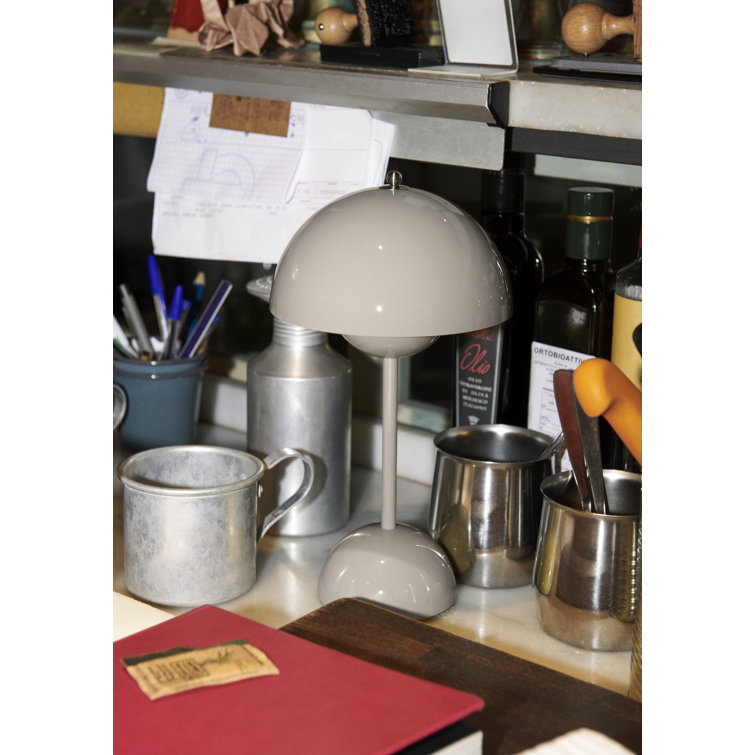 Flowerpot VP9 LED Portable Lamp