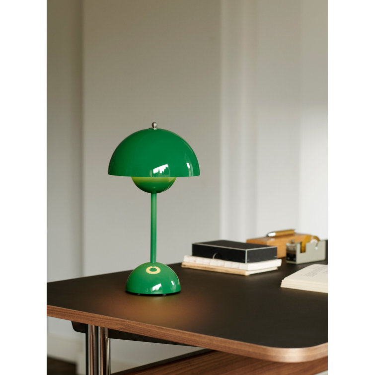 Flowerpot VP9 LED Portable Lamp